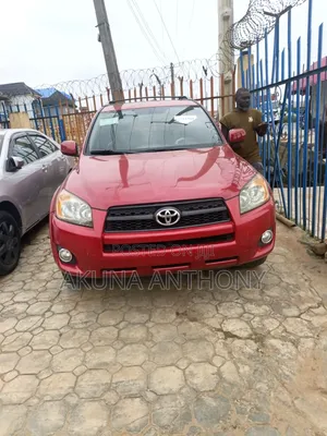 Toyota RAV4 2010 Red