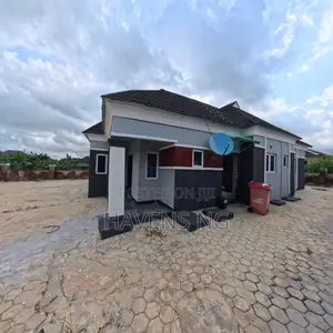 4bdrm Bungalow in Obafemi-Owode for sale