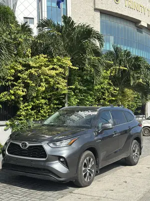 Toyota Highlander XLE AWD 2020 Gray
