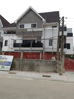 5bdrm Duplex in Phase 2 for sale