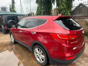 Hyundai Santa Fe 2014 Red