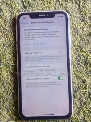 Apple iPhone XR 64 GB White