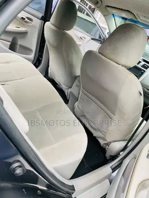 Toyota Corolla LE 4dr Sedan (1.8L 4cyl 4A) 2012 Gray