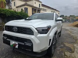 Toyota 4-Runner TRD Sport Premium 4WD 2025 Off white