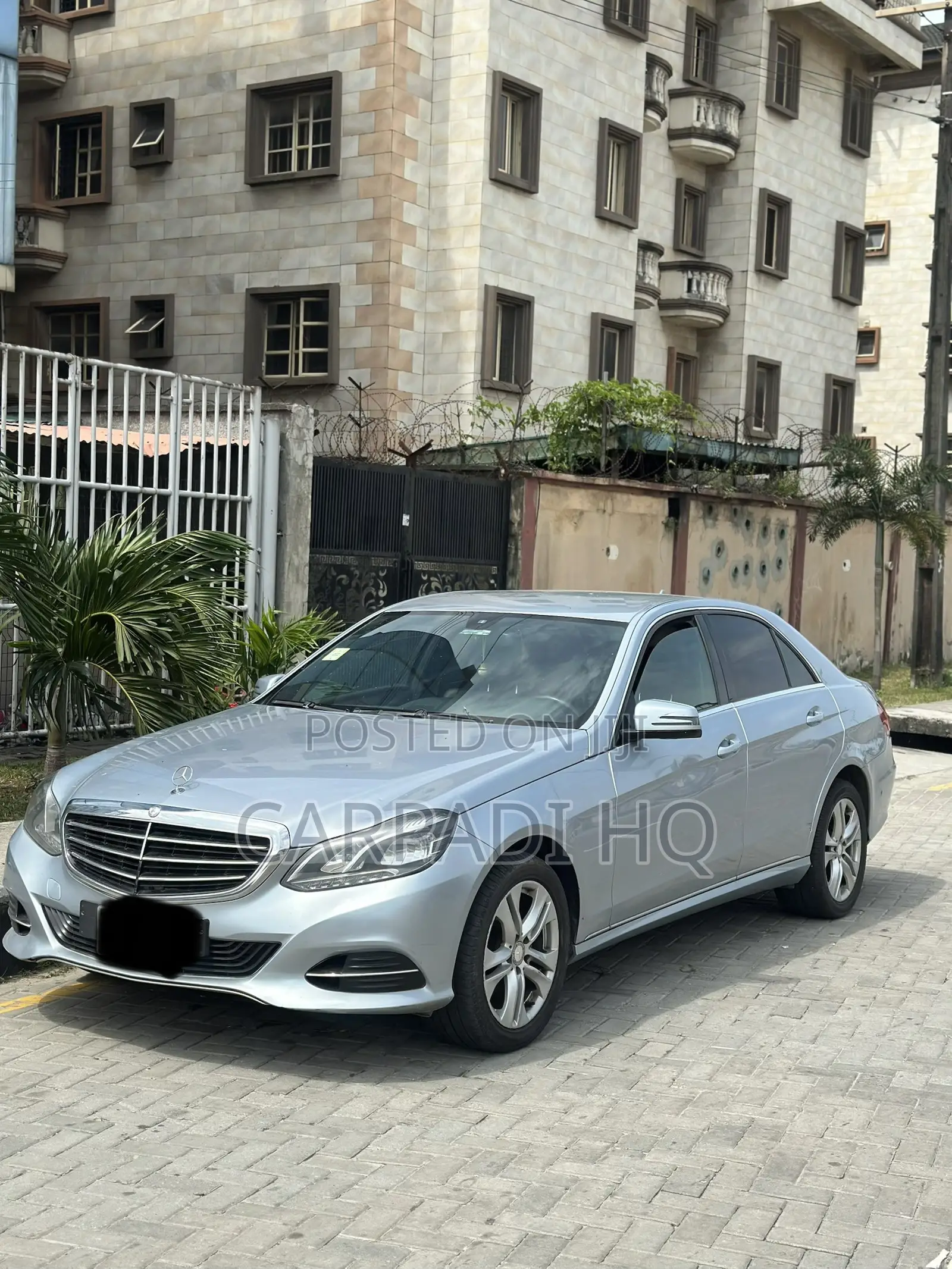 Mercedes-Benz E200 2014 Blue