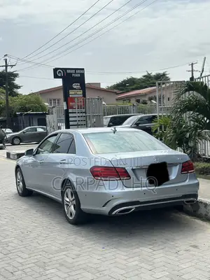 Mercedes-Benz E200 2014 Blue