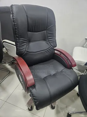 Super Executive Chair With Reclining Back