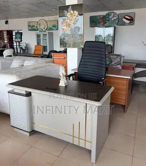Modern 1.4 Meter Table Executive Chair.