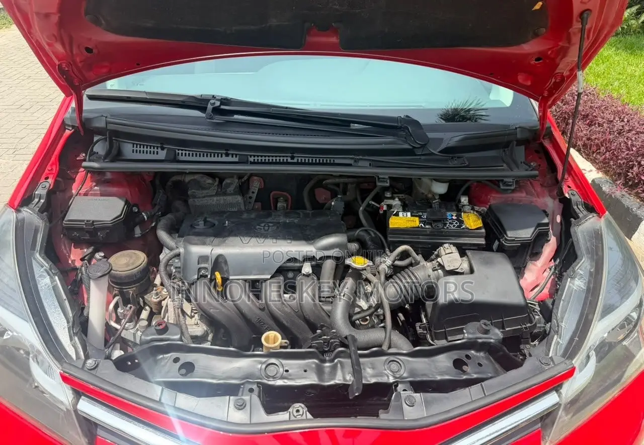 Toyota Yaris LE Hatchback 5dr 2015 Red