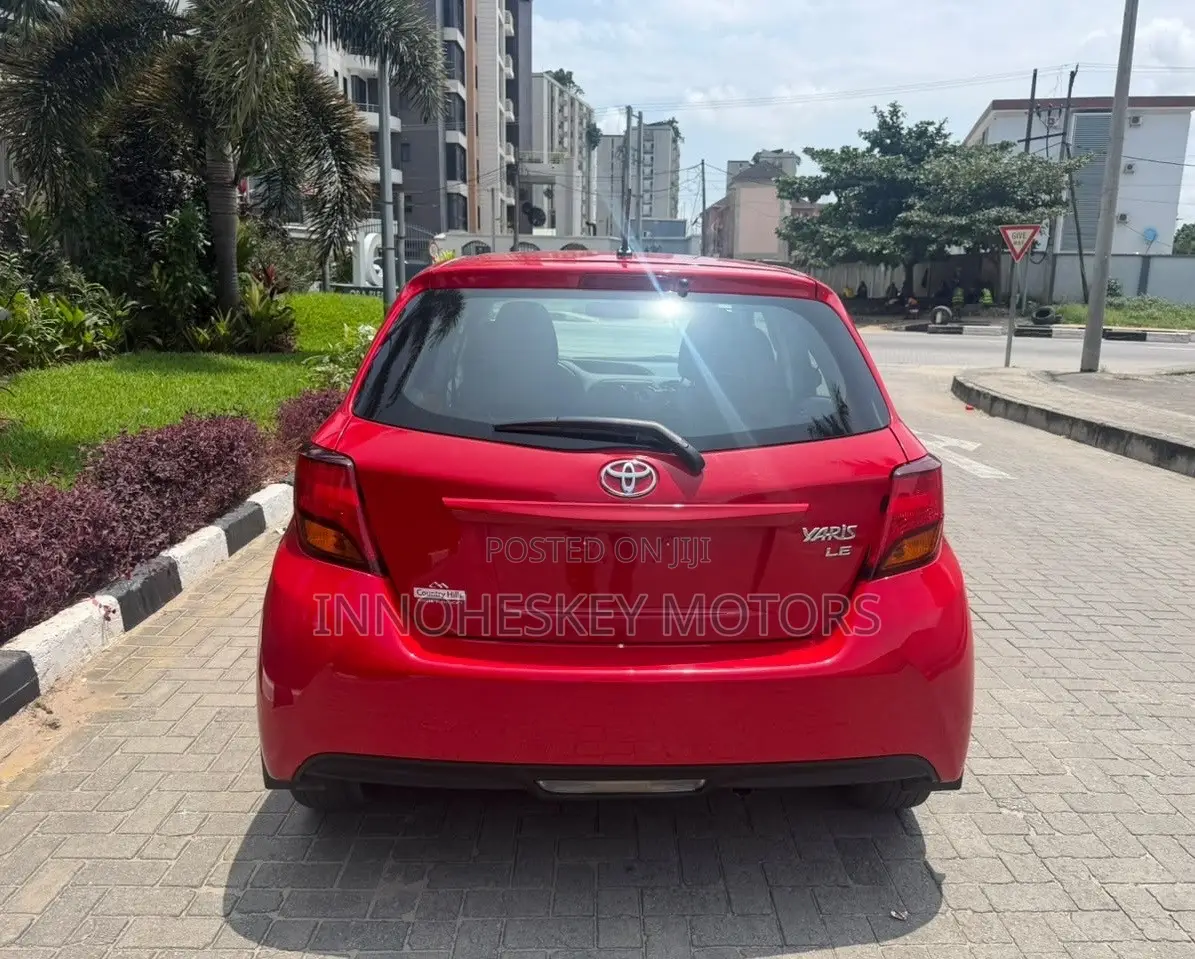 Toyota Yaris LE Hatchback 5dr 2015 Red