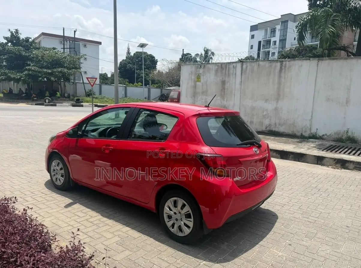 Toyota Yaris LE Hatchback 5dr 2015 Red