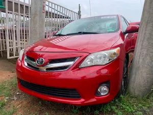 Toyota Corolla 2013 Red