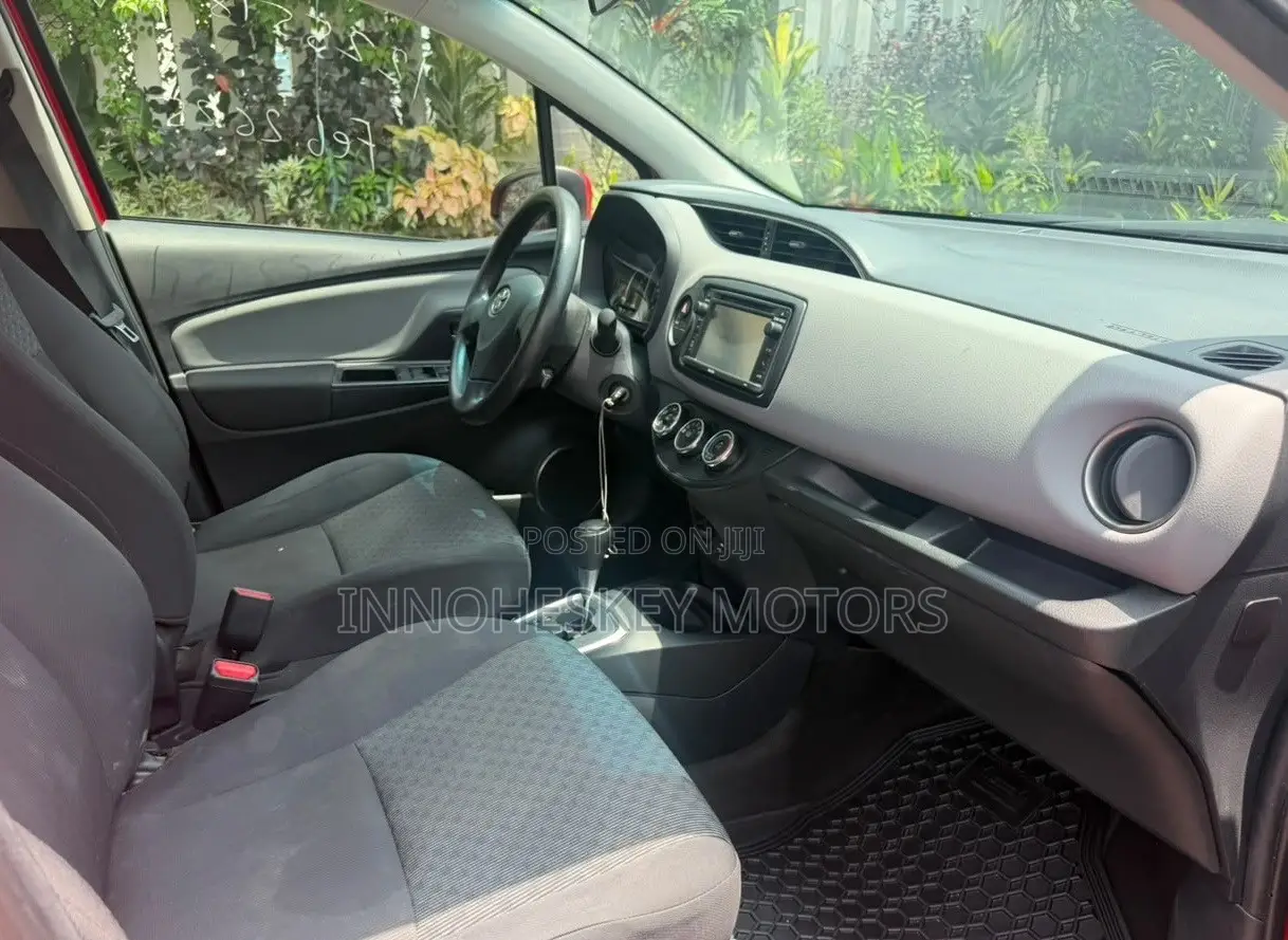 Toyota Yaris LE Hatchback 5dr 2015 Red