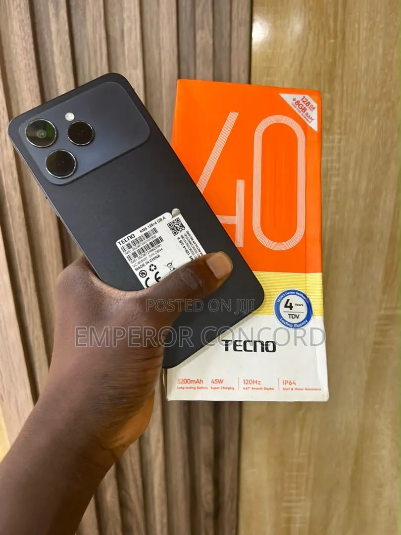 Tecno Spark 40 128 GB Silver