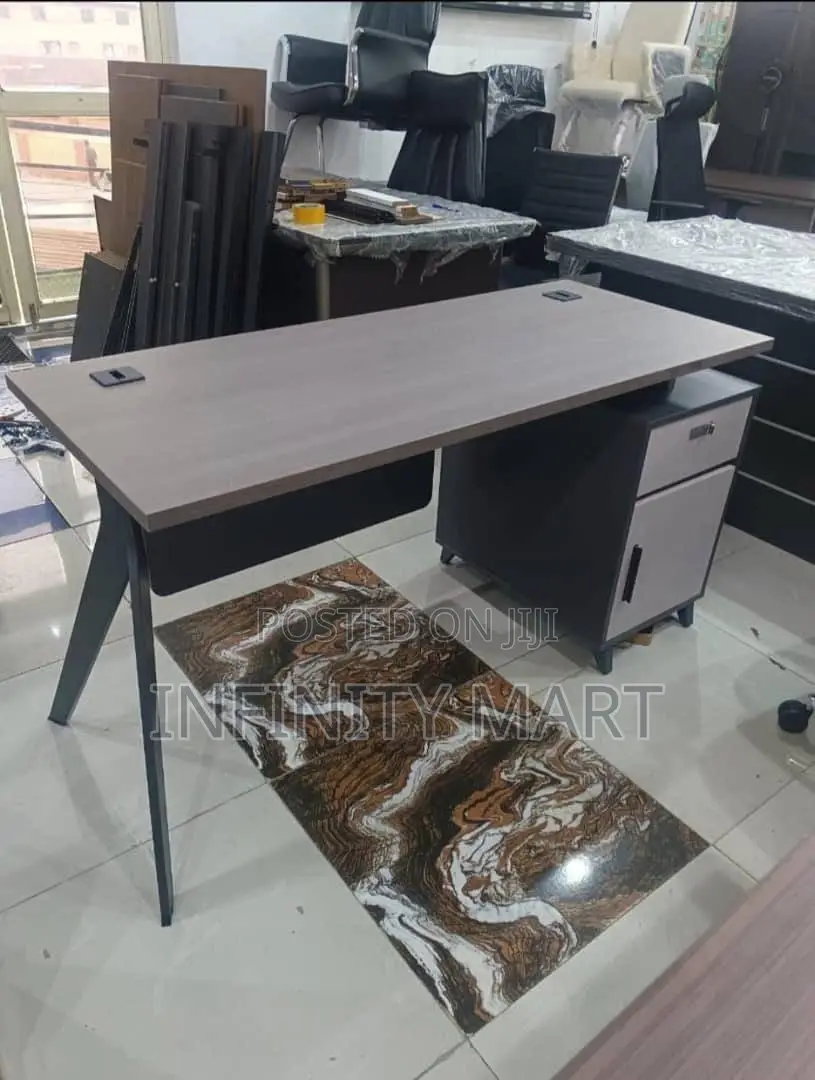 Executive Office Table (1.2 Meter).
