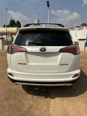 Toyota RAV4 Limited AWD (2.5L 4cyl 6A) 2017 White