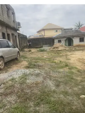 Halfplot of Land