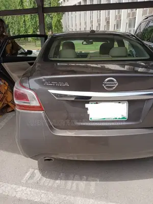 Nissan Altima 3.5 S 4dr Sedan w/Prod. End 6/14 (3.5L 6cyl CVT) 2015
