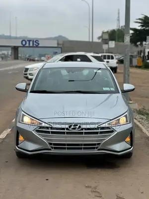 Hyundai Elantra SE 2021 Silver