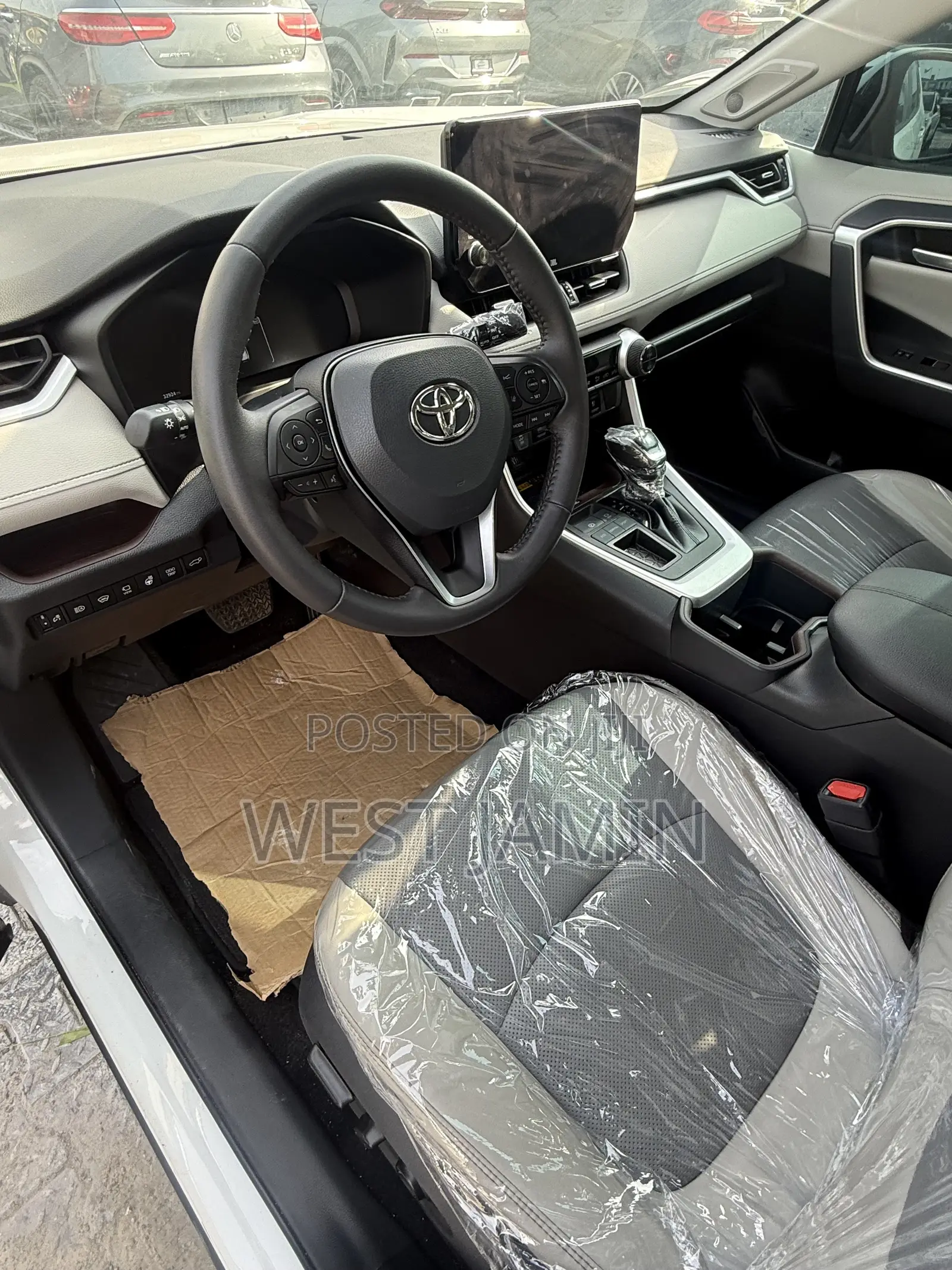 Toyota RAV4 2023 White