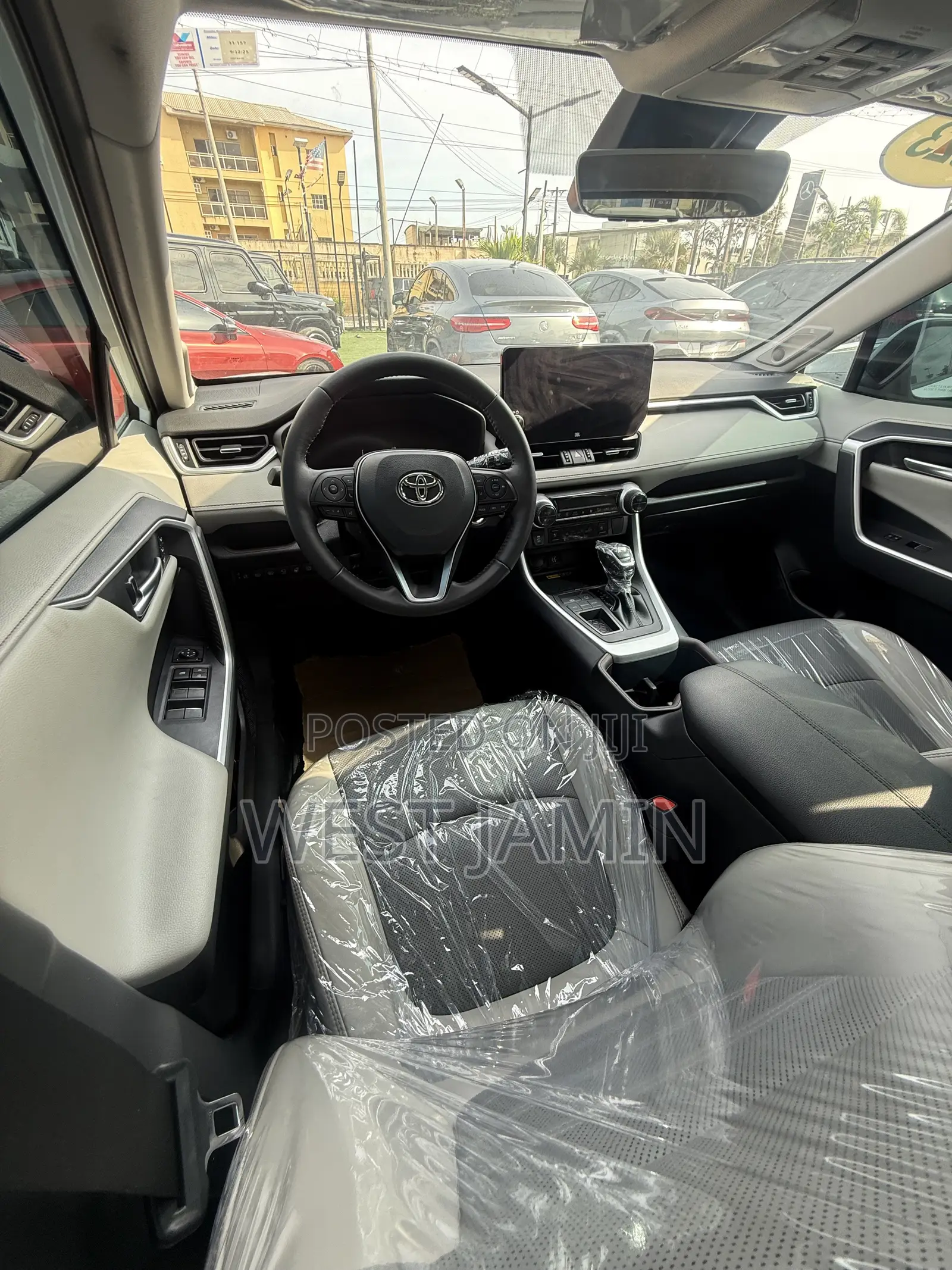 Toyota RAV4 2023 White