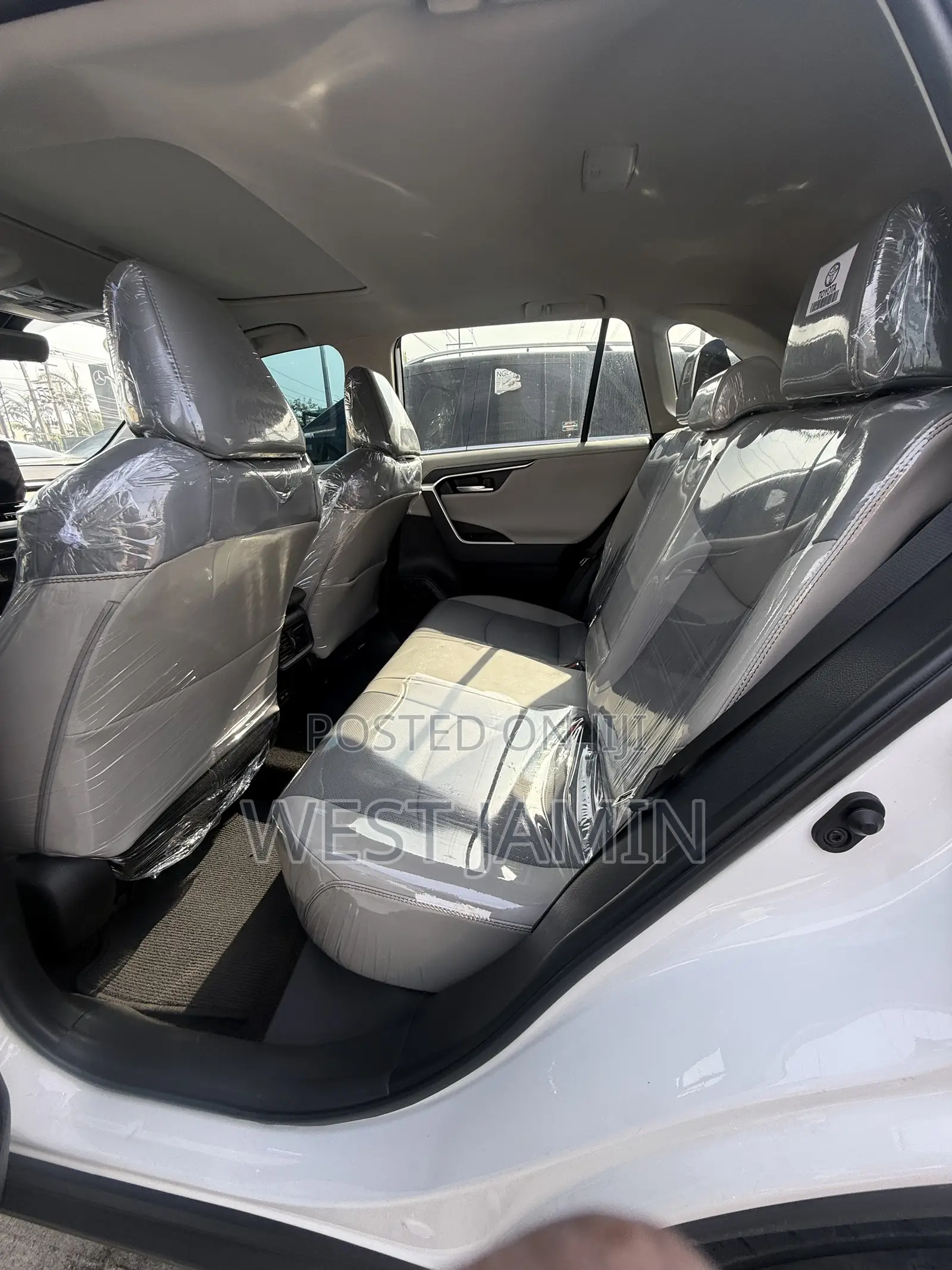 Toyota RAV4 2023 White