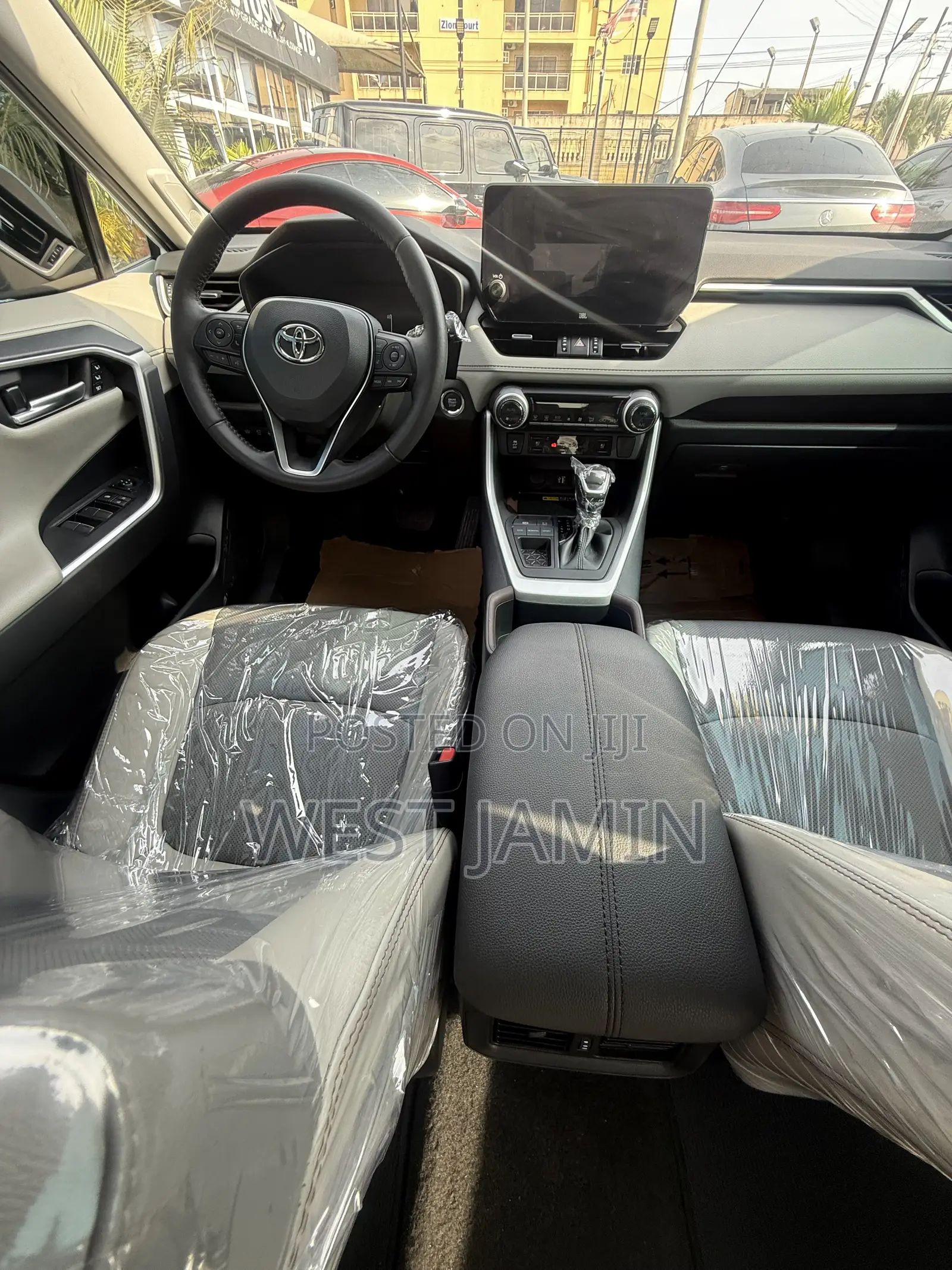 Toyota RAV4 2023 White