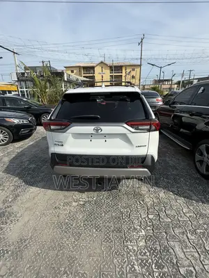 Toyota RAV4 2023 White