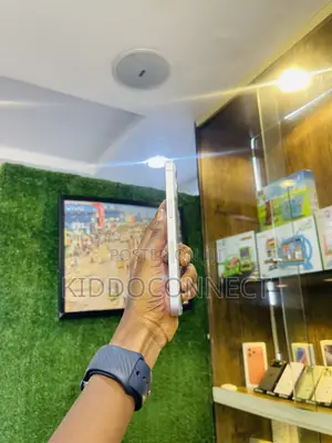 Apple iPhone 13 128 GB White