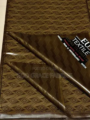 Super Ultimate Cotton Swiss Guinea Brocade