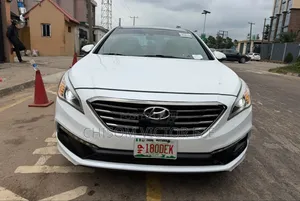 Hyundai Sonata Sport 2.0T 4dr Sedan (2.0L 4cyl Turbo 6A) 2015 White
