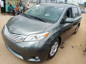 Toyota Sienna 2014 Gray