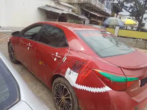 Toyota Corolla 2015 Red