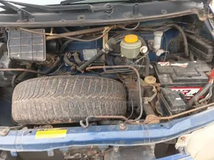 Nissan Serena 2000 Blue