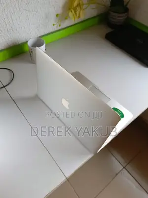 Laptop Apple MacBook 2017 8GB Intel Core i5 SSD 256GB