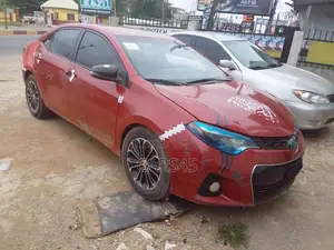 Toyota Corolla 2015 Red