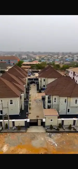 Furnished 4bdrm Duplex in Gaduwa for sale