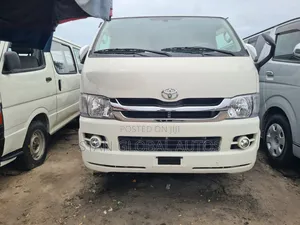 Toyota HiAce 2010 White
