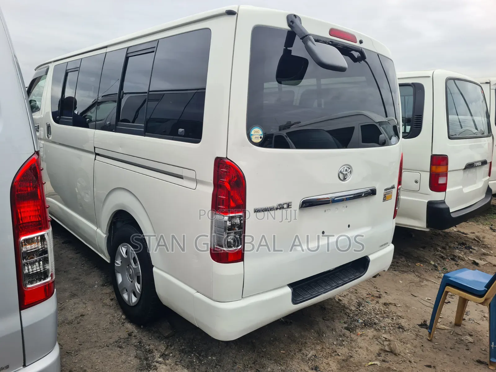 Toyota HiAce 2010 White