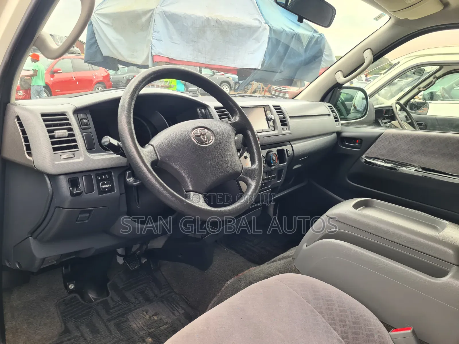 Toyota HiAce 2010 White