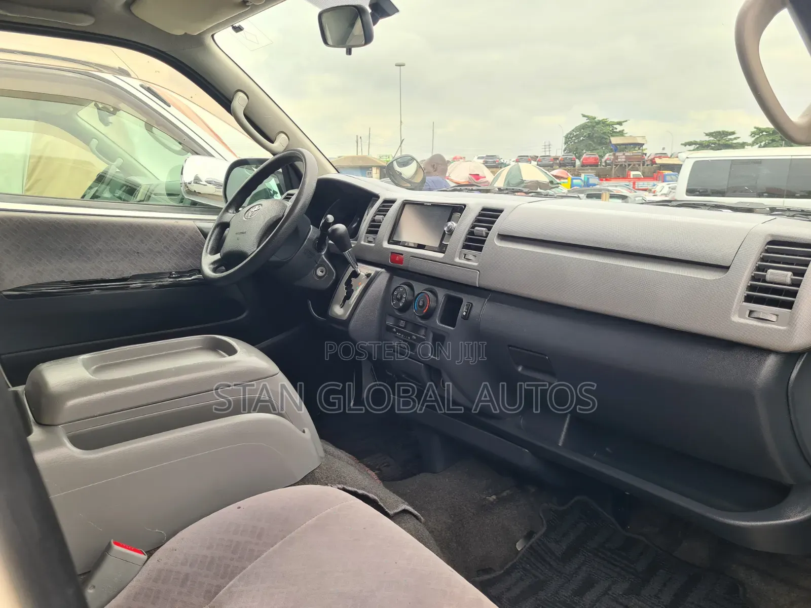 Toyota HiAce 2010 White