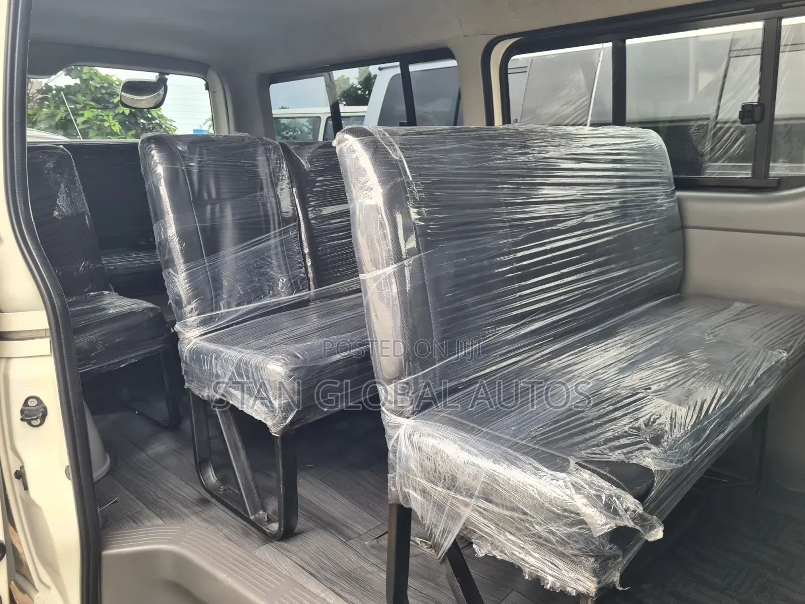 Toyota HiAce 2010 White
