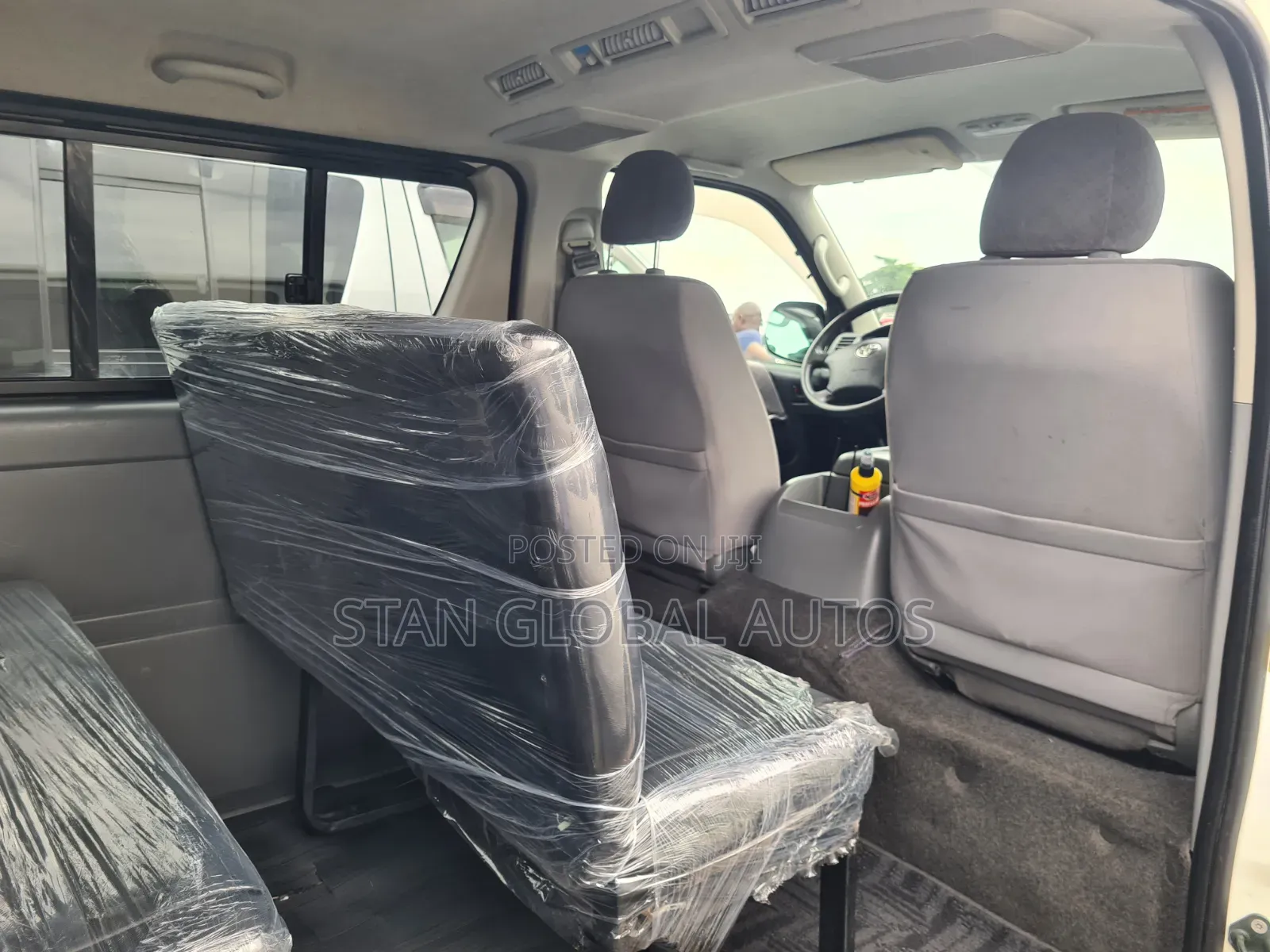 Toyota HiAce 2010 White