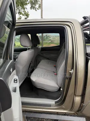 Toyota Tacoma 4dr Access Cab 4WD 6.1 ft. SB (2.7L 4cyl 5M) 2015 Brown
