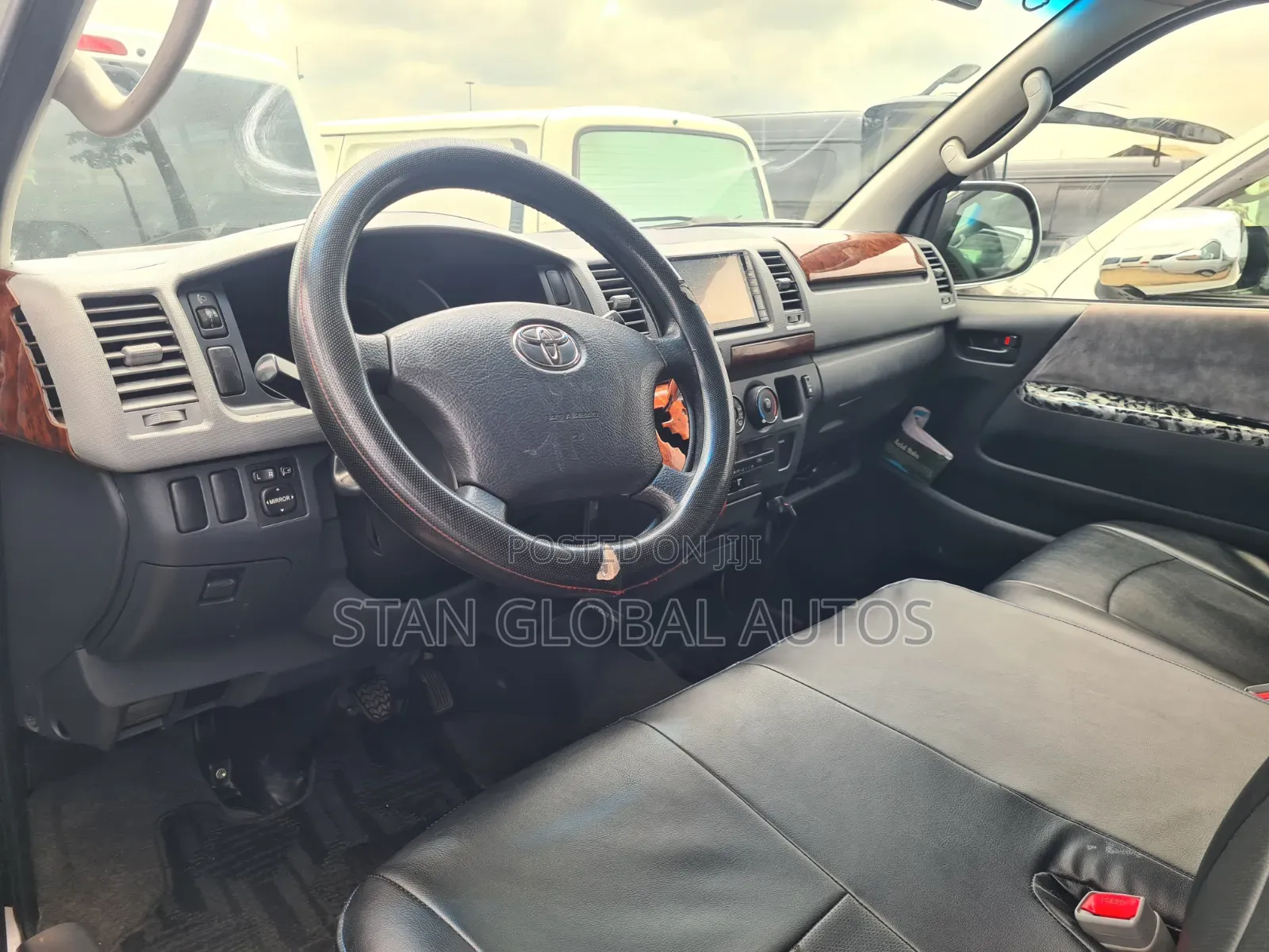 Toyota HiAce 2012 Silver