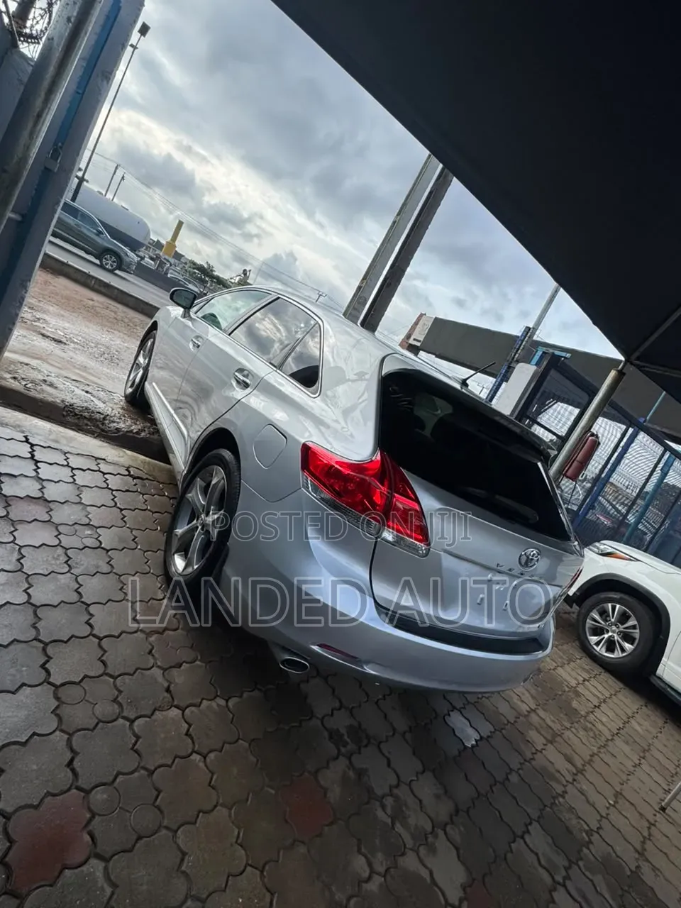 Toyota Venza 2011 Silver