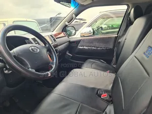 Toyota HiAce 2012 Silver