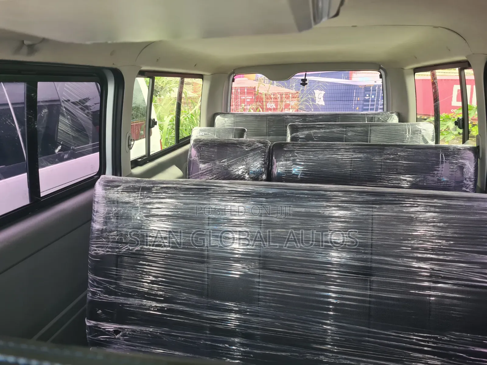Toyota HiAce 2012 Silver