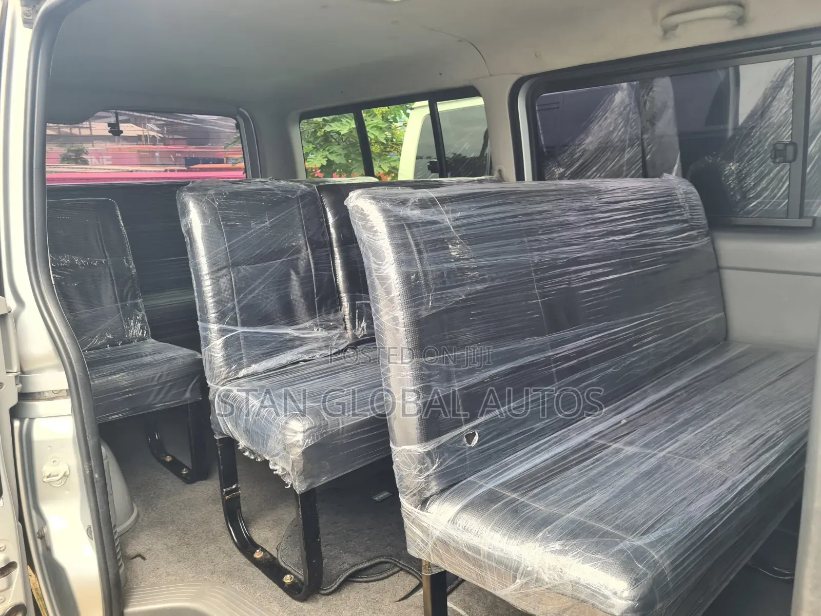 Toyota HiAce 2012 Silver