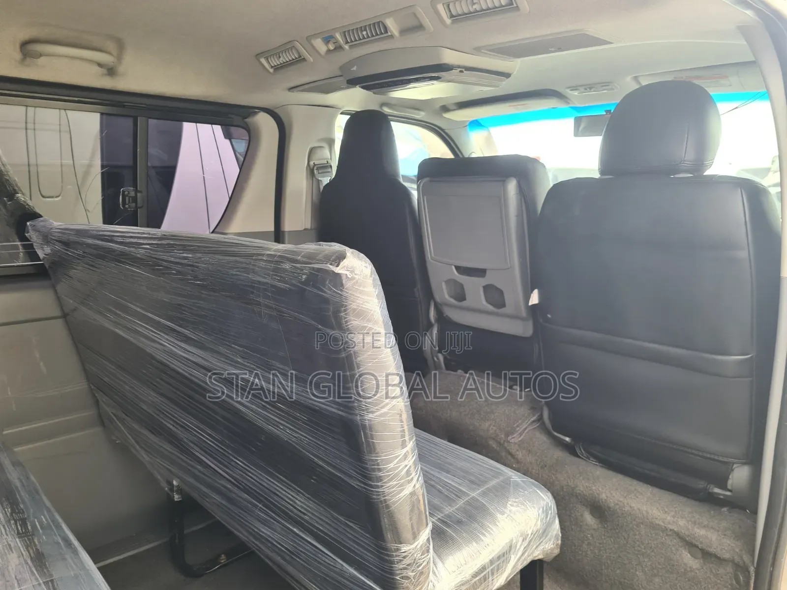 Toyota HiAce 2012 Silver